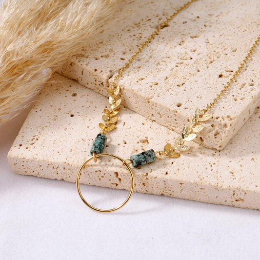 Collier doré feuillet et pierres de couleur