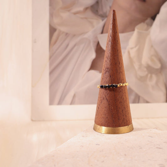 Bague anneau avec perles noires