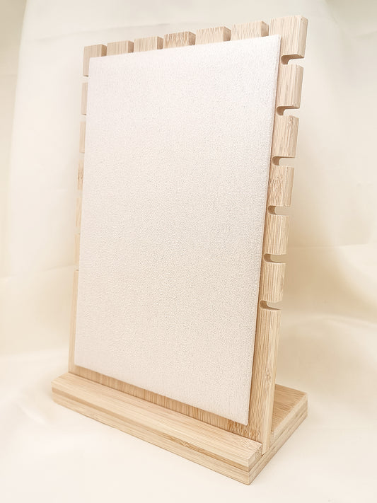 Présentoir beige pour chaînes