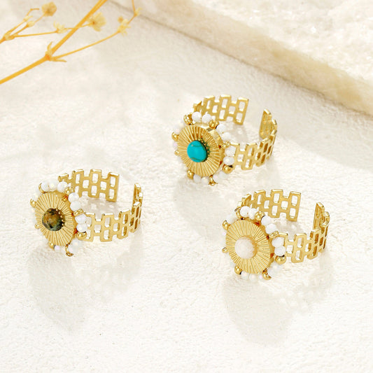 Bague Dorée Ajustable Soleil Avec Pierre Turquoise Et Perles Blanches - Eclat Paris