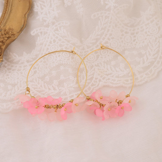 Créoles Dorées Fleur Rose Pastel En Résine Avec Boules - Eclat Paris