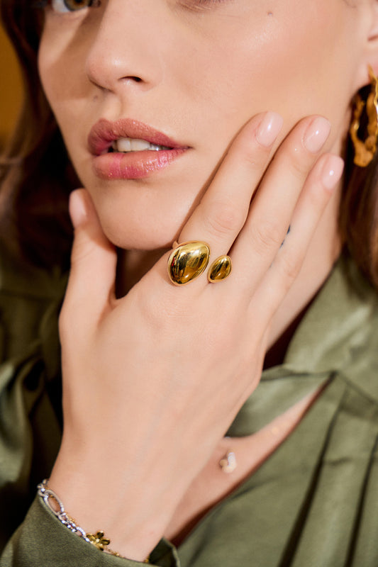 Bague Avec Deux Boutons Irréguliers Brillants