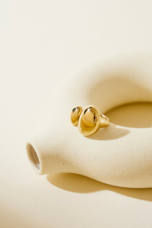 Bague Dorée Avec Deux Boutons Irréguliers Brillants