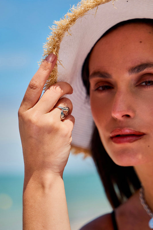 Bague Argentée Ajustable Deux Vagues Lisses Brillantes Ouverte Devant