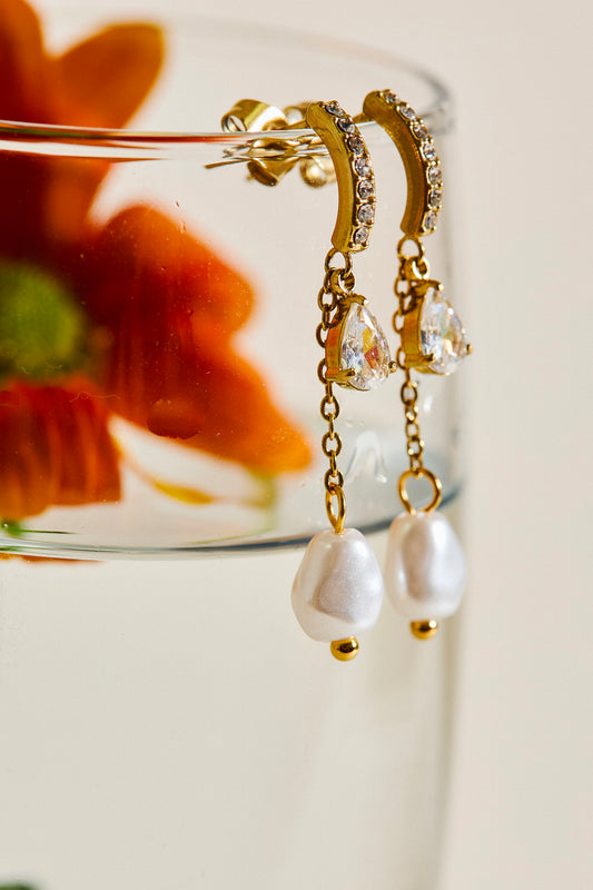 Boucles d'Oreilles Dorées Pendantes Strass Gouttes Et Perles