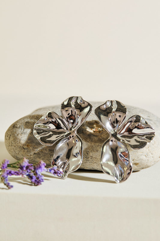 Boucles d'Oreilles Argentées Pétales Ondulées