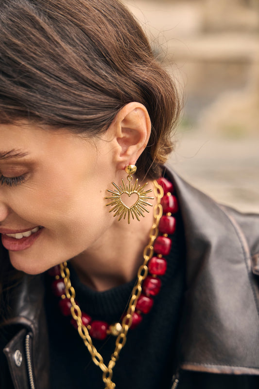 Collier doré résine rouge bordeaux marbrée formes carrés