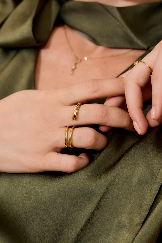 Bague Dorée à Porter sur Deux Doigts