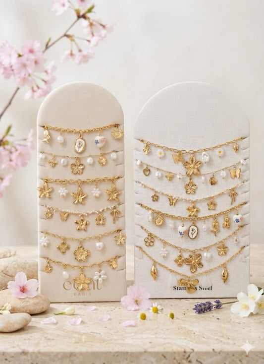 Lot de 6 bracelets et colliers thème fleurs blanches