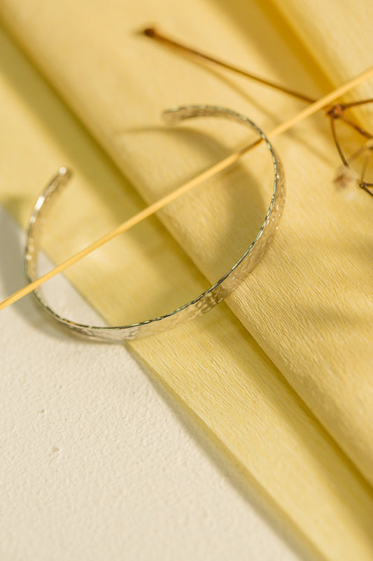 Bracelet jonc martelé argenté