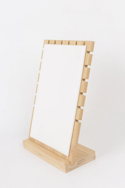 Display stand for necklace