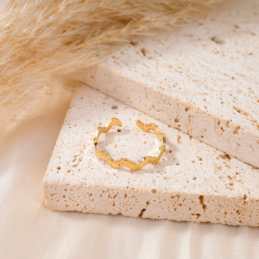 Bague ajustable zigzag dorée