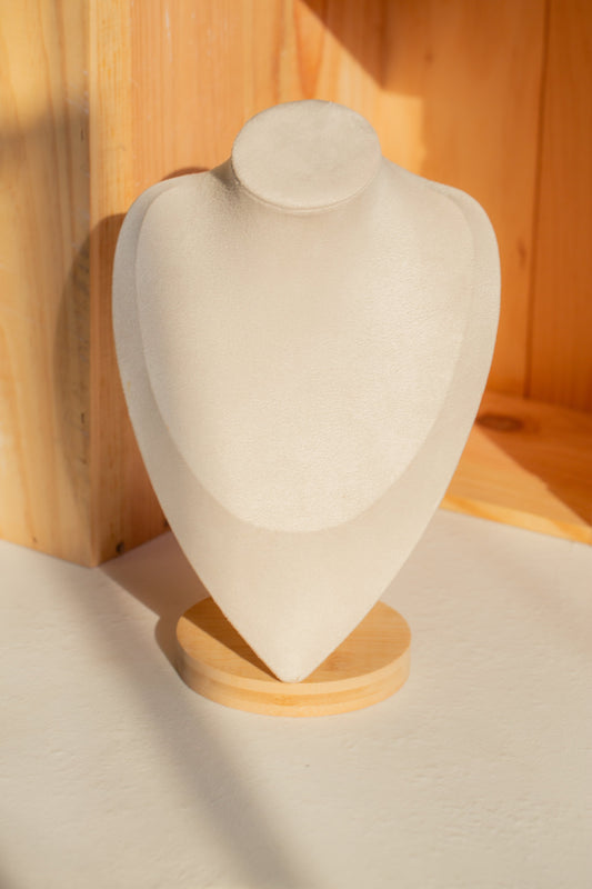 Présentoir buste pour collier format rond beige