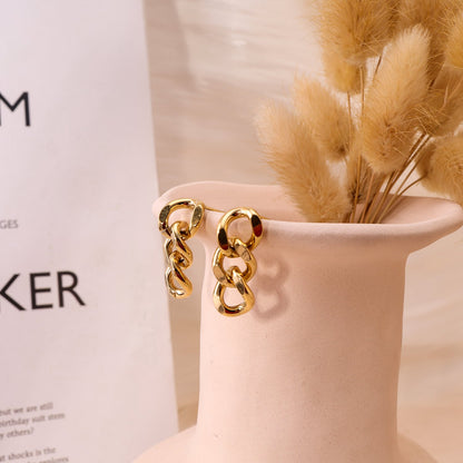 Golden link earrings