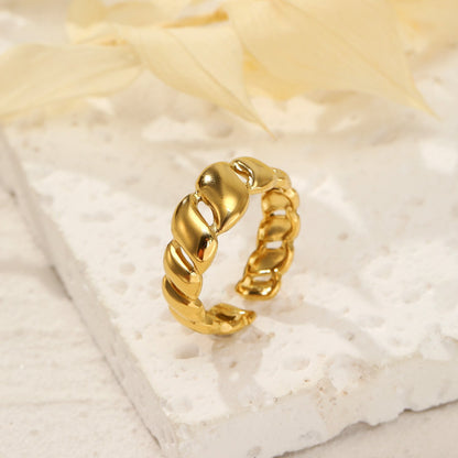 Chunky gold wavy ring