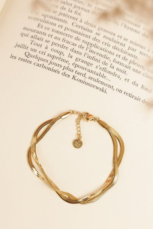 Braided golden bracelet