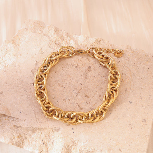 Interlocking link bracelet