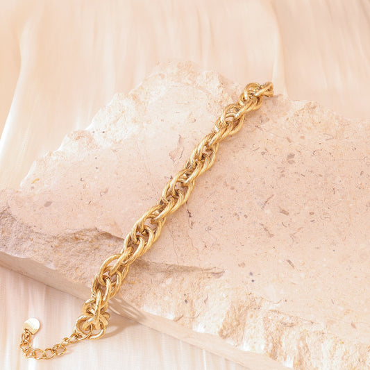 Interlocking link bracelet