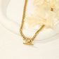 Collier fermoir ras du cou