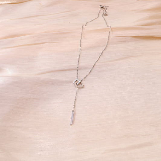 Collier carré en Y argenté