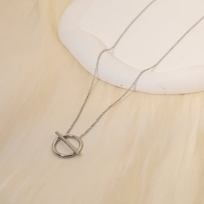 Silver plated circle necklace