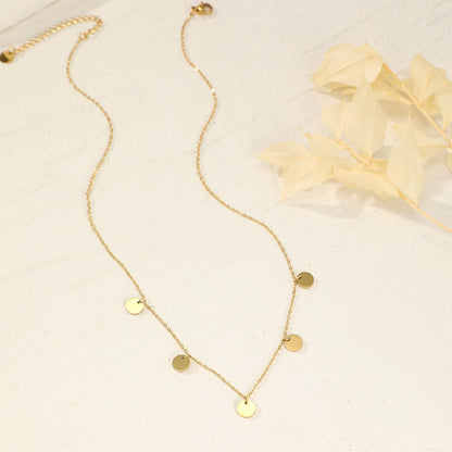Flat pendant necklace