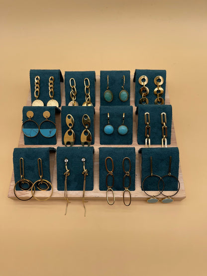 Display stand for earrings
