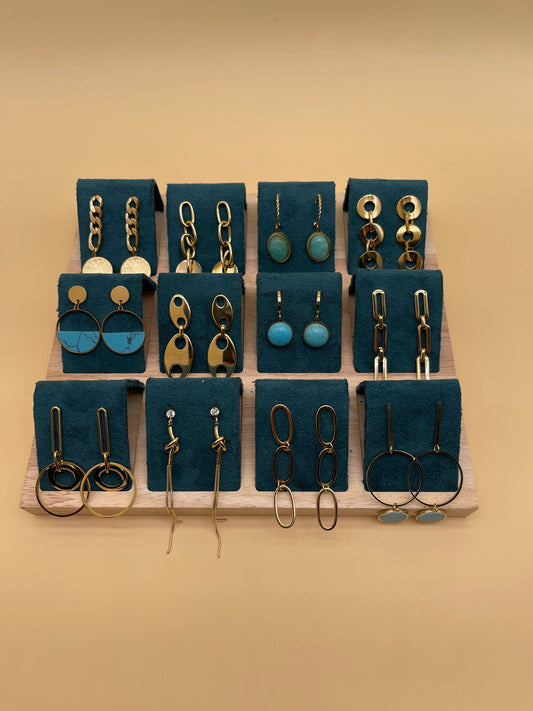 Display stand for earrings